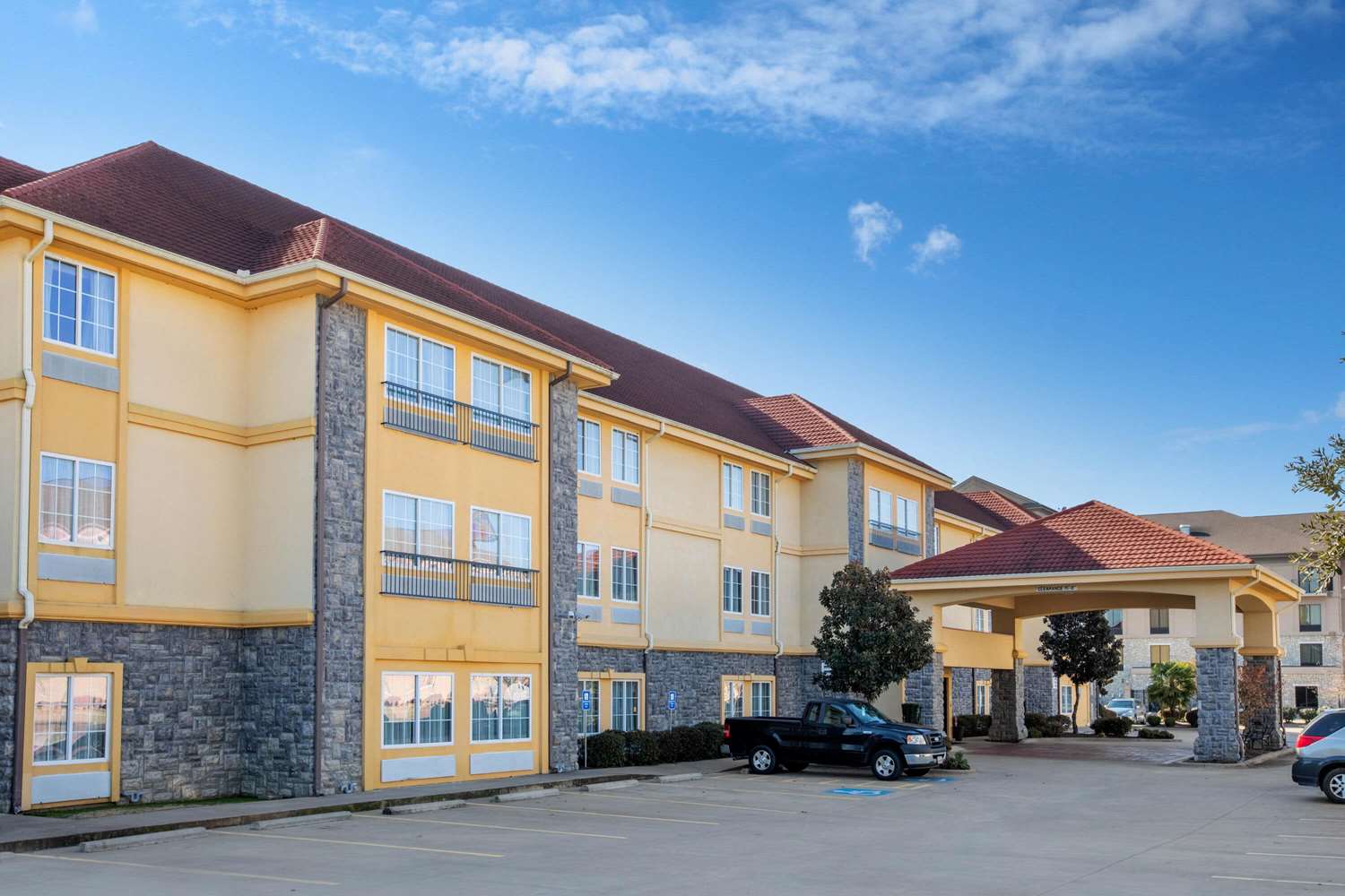 La Quinta Inn & Suites by Wyndham Conway 27/29