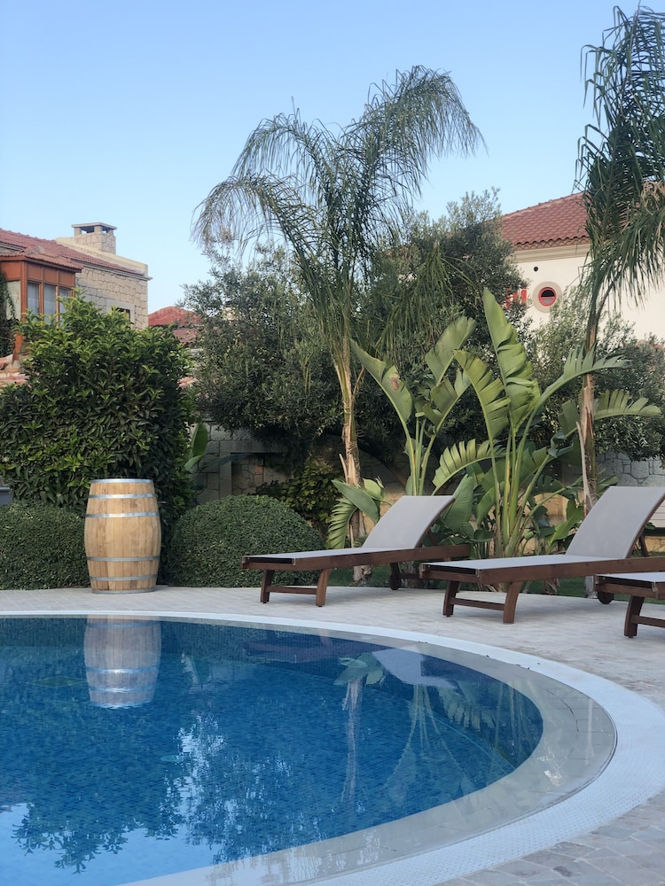 Triangulo Hotel 24/50