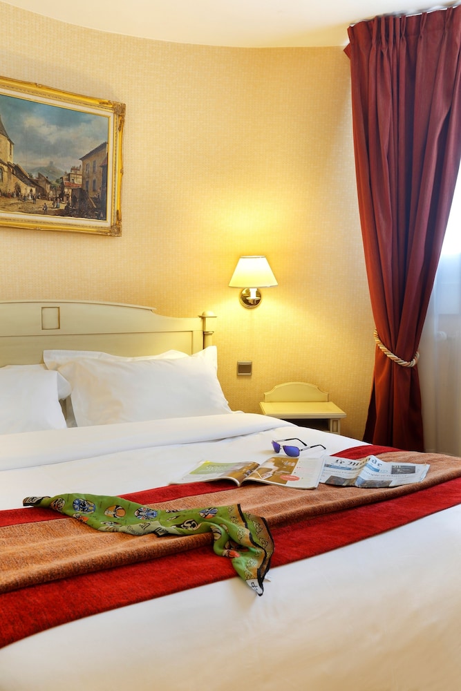 The Originals City Hotel Paix Republique Paris 28/50