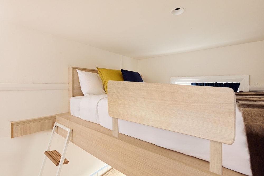 Private, Loft, Premium, Queen Bed