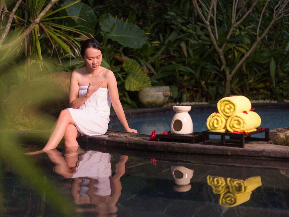 Angsana Xishuangbanna 16/50