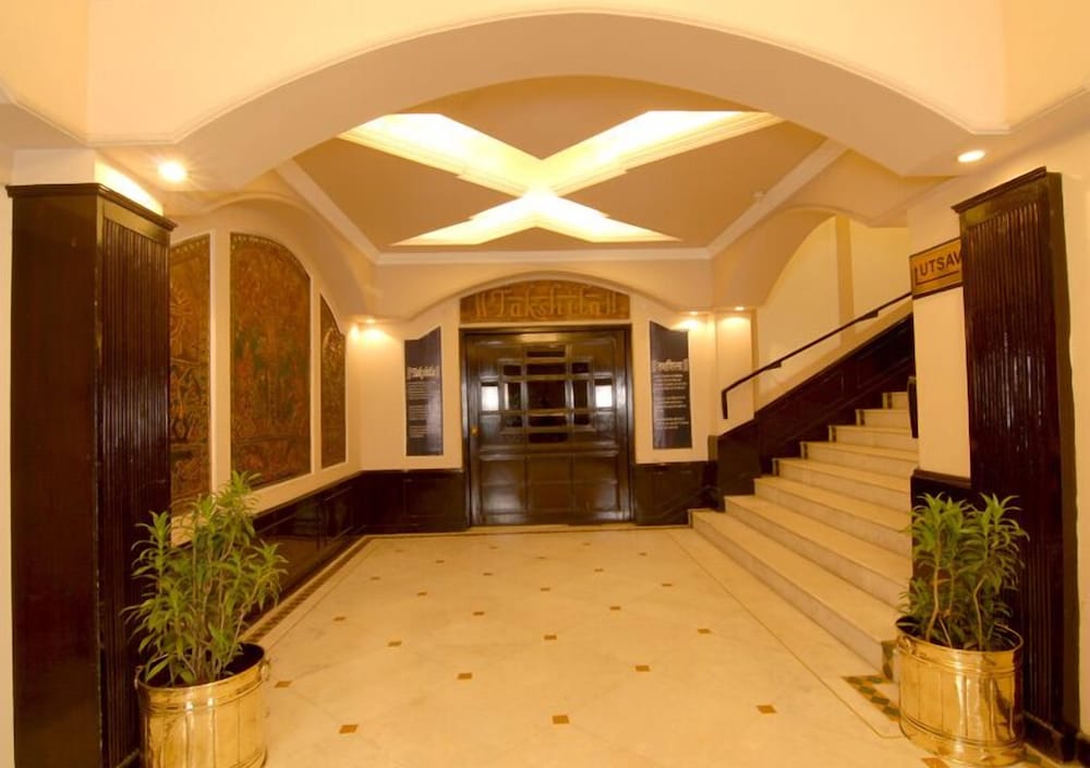Hotel Chanakya Patna 6/34