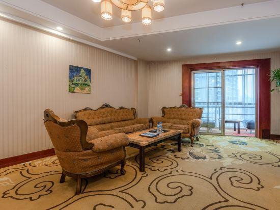 Jun Yi Kai Yue Hotel 26/32