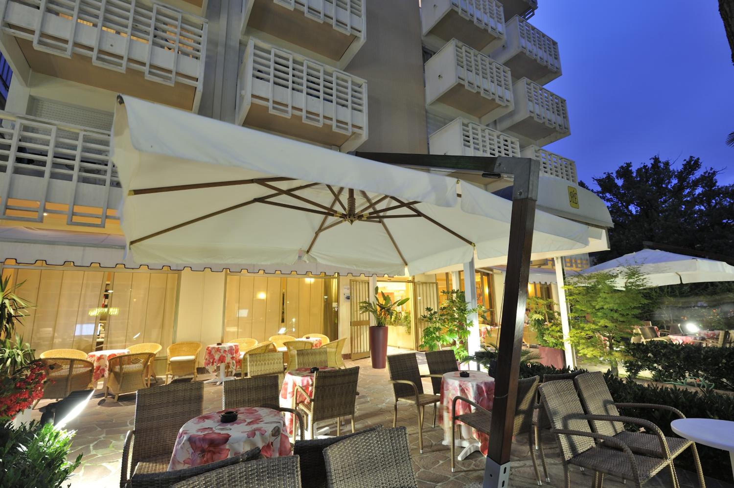 Hotel Eros 4/50