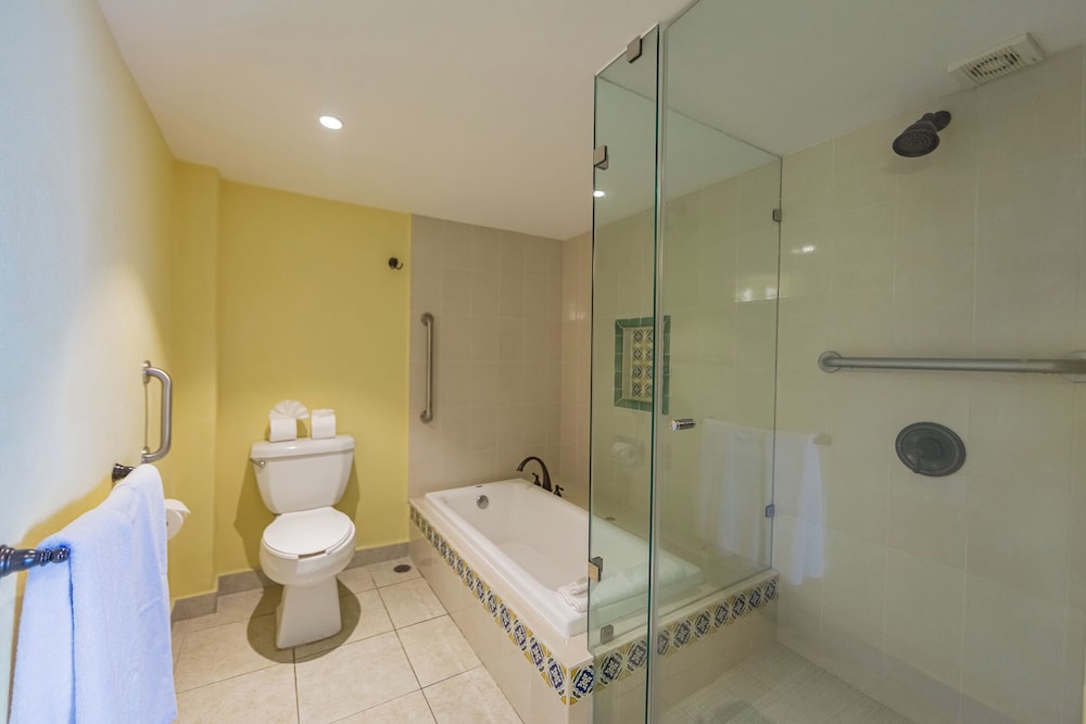 شقة سكنية بسرير كينج وسرير كوين بغرفتي نوم مع أريكة، Lindo Mar Resort 5/5