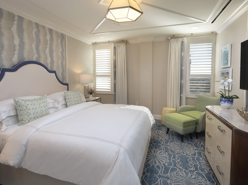Classic, Suite, King Bed, Resort View