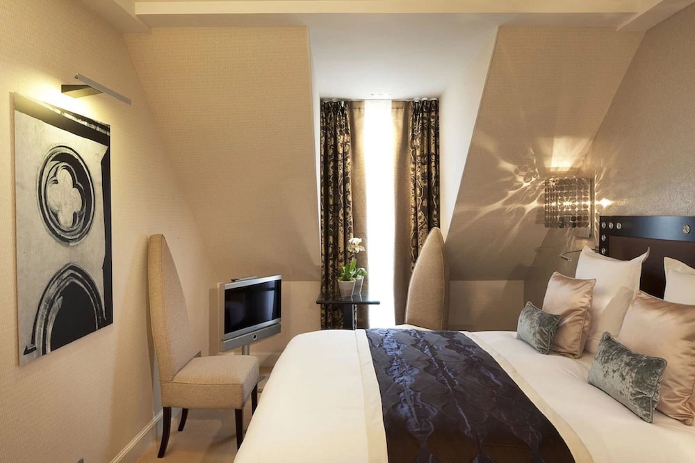 Hotel Le Petit Paris 6/63