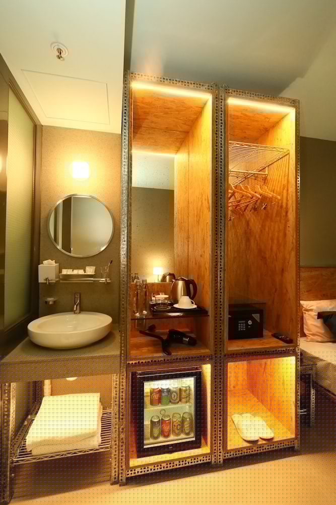 Ind Hotel 25/40