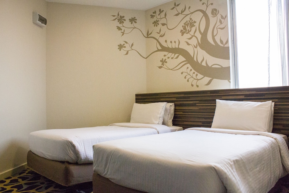 THE 5 ELEMENTS HOTEL 17/74