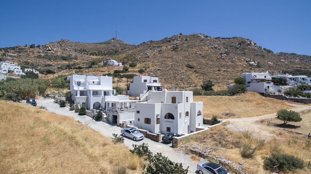 Aeolos Luxury Villas And Suites 65/71