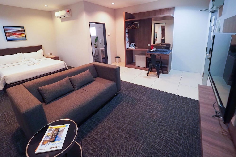 S Boutique Hotel 39/48