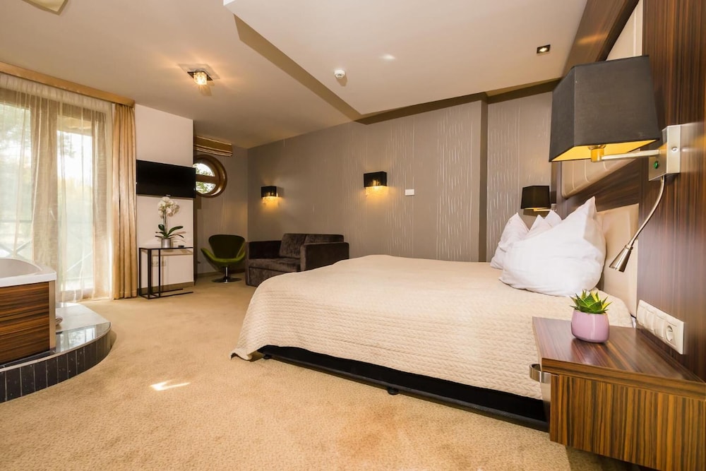 Duna Garden Hotel 5/40