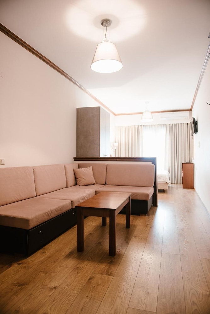 KENTRIKON HOTEL 17/23