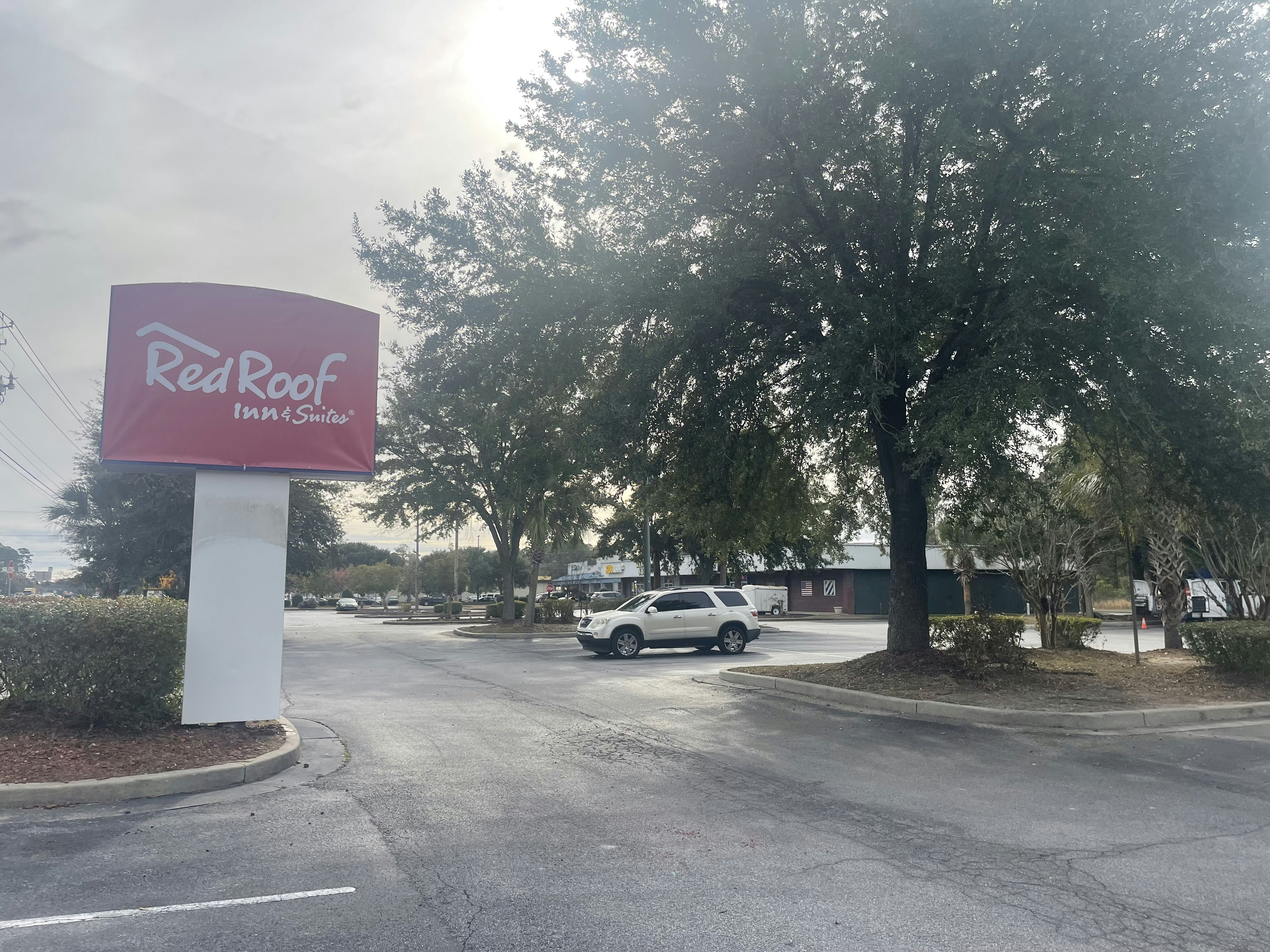Red Roof Inn & Suites Hinesville 37/37