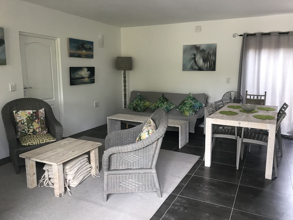 Moonriver Self-catering 11/29