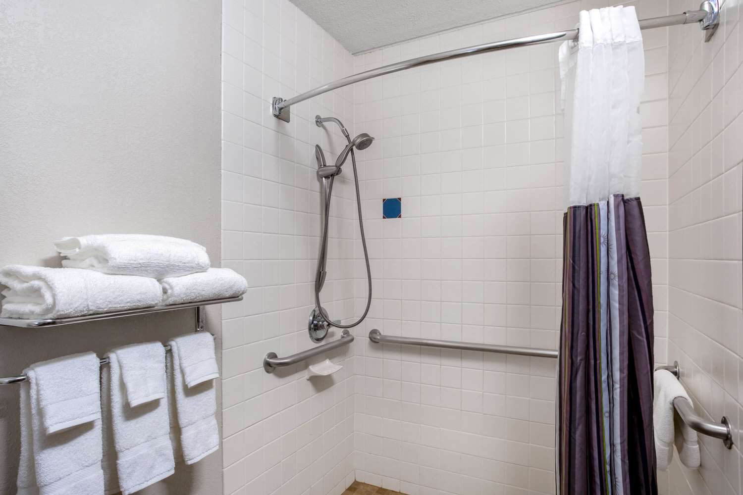 La Quinta Inn By Wyndham Binghamton Johnson City 59/59