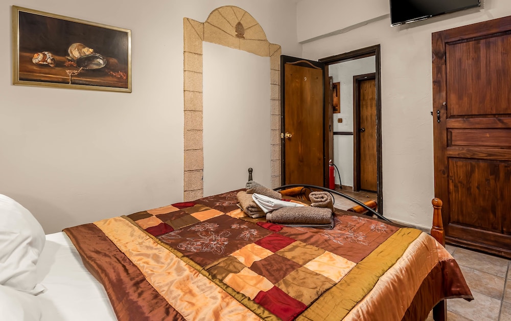 Spot Hotel 6/50