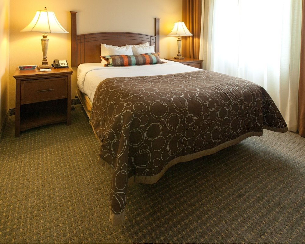 Staybridge Suites Lubbock 19/60
