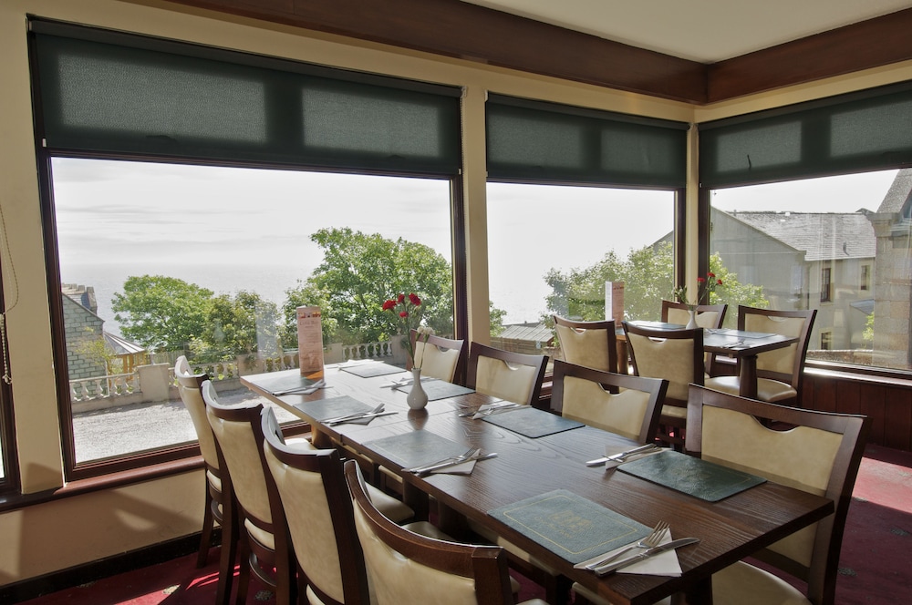 Cove Bay Hotel 47/60
