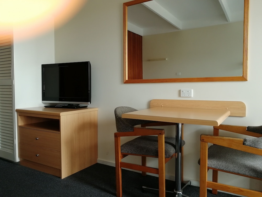 BANJO PATERSON MOTOR INN 29/50