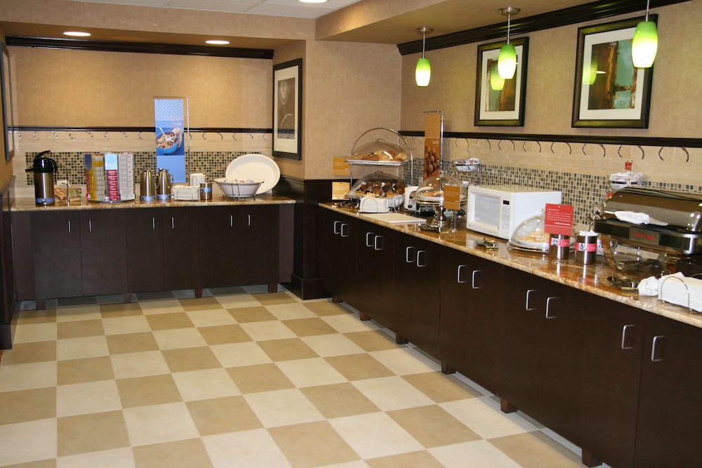 Hampton Inn Suites Austin Lakeway 51/69