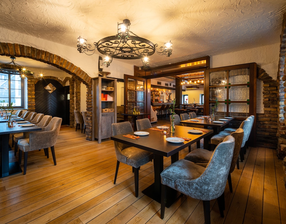 Landhotel Fettehenne 21/36