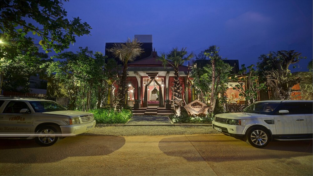 GOLDEN TEMPLE RETREAT 64/72
