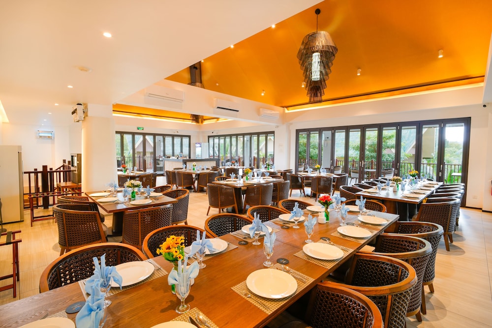 H Resort Bohol – The Coral Cliff by SMS Hospitality 52/65