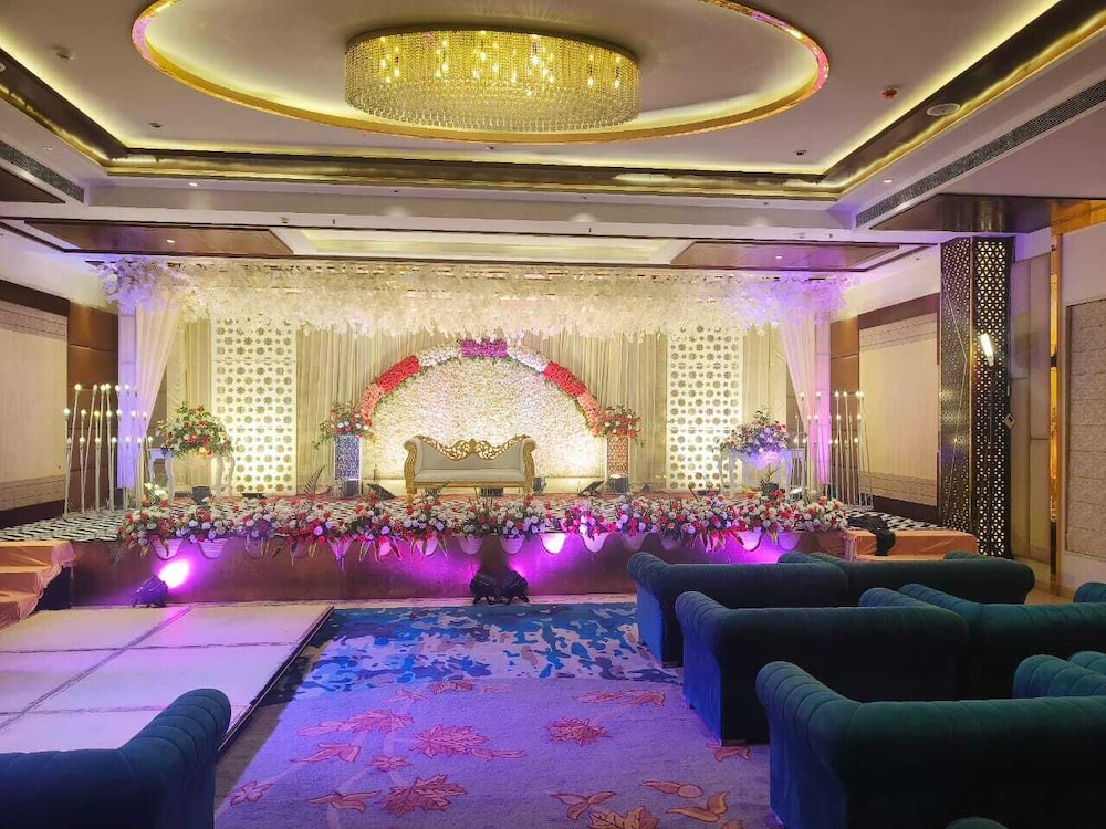 Four Leaf Hotel Akosha 30/47
