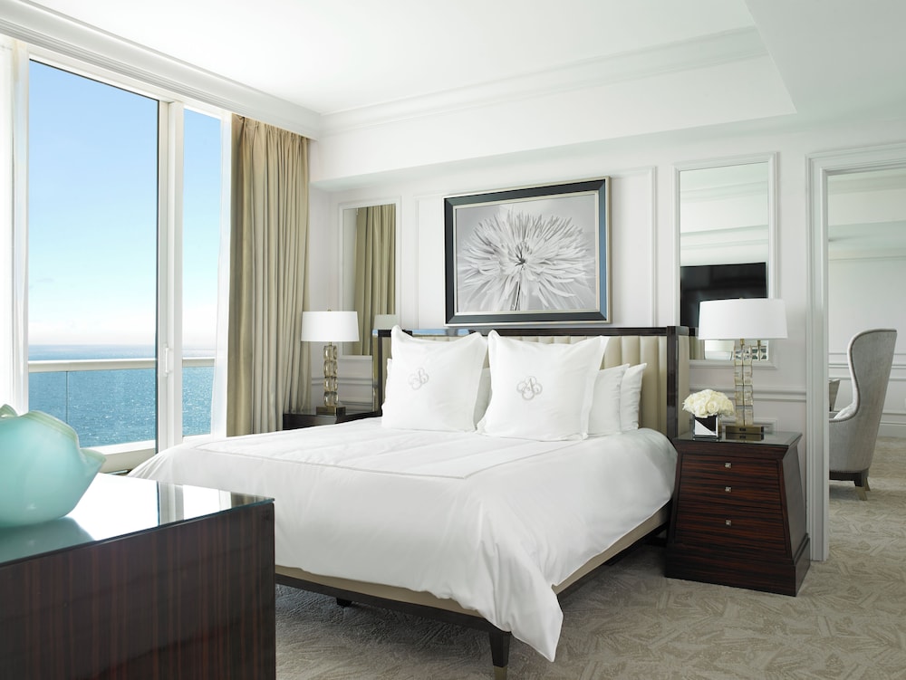 CLASSIC, SUITE