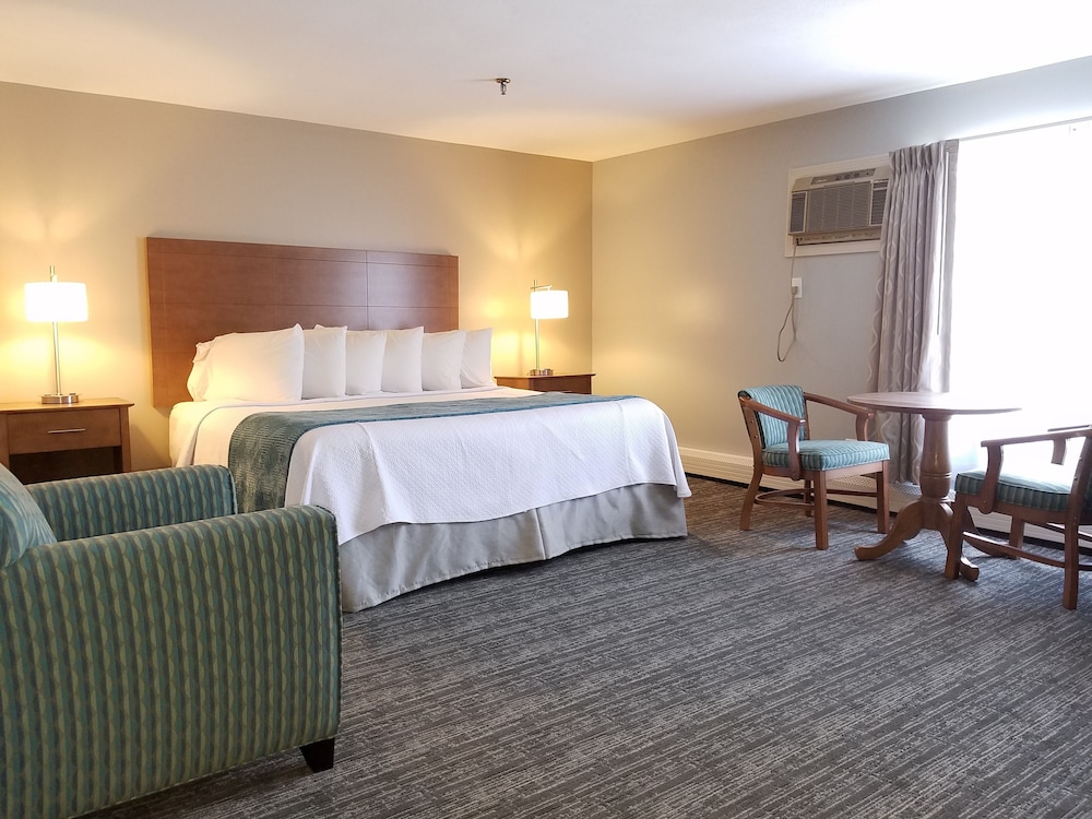 Hampton Village Resort 9/54