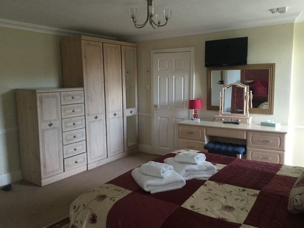 The Coachman Inn 31/41