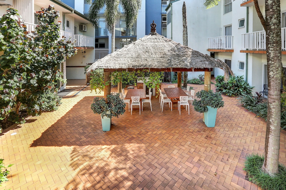 CORAL TREE INN 50/53