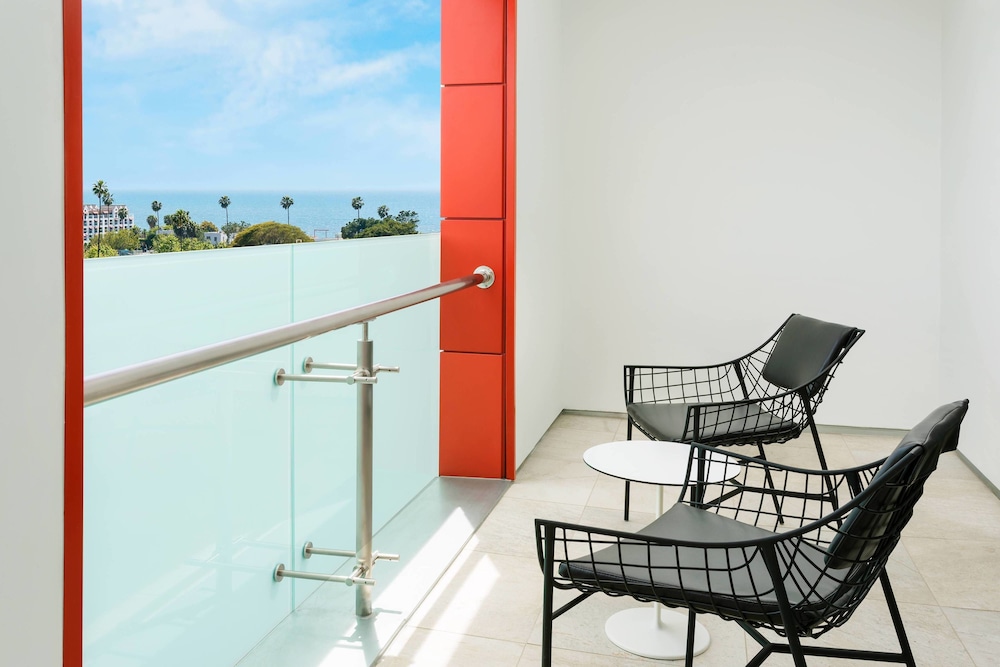 Courtyard by Marriott Santa Monica 37/59