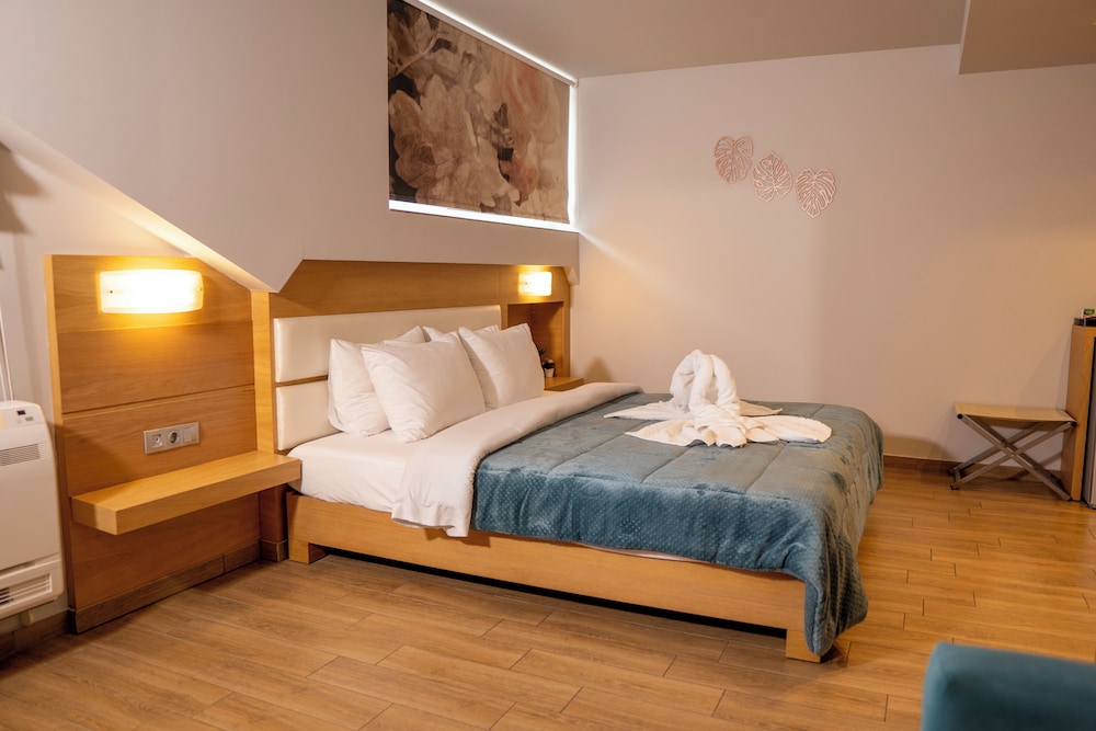 Epavlis Hotel 15/50