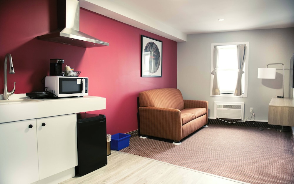 Ramada by Wyndham Kirkland Lake 30/48