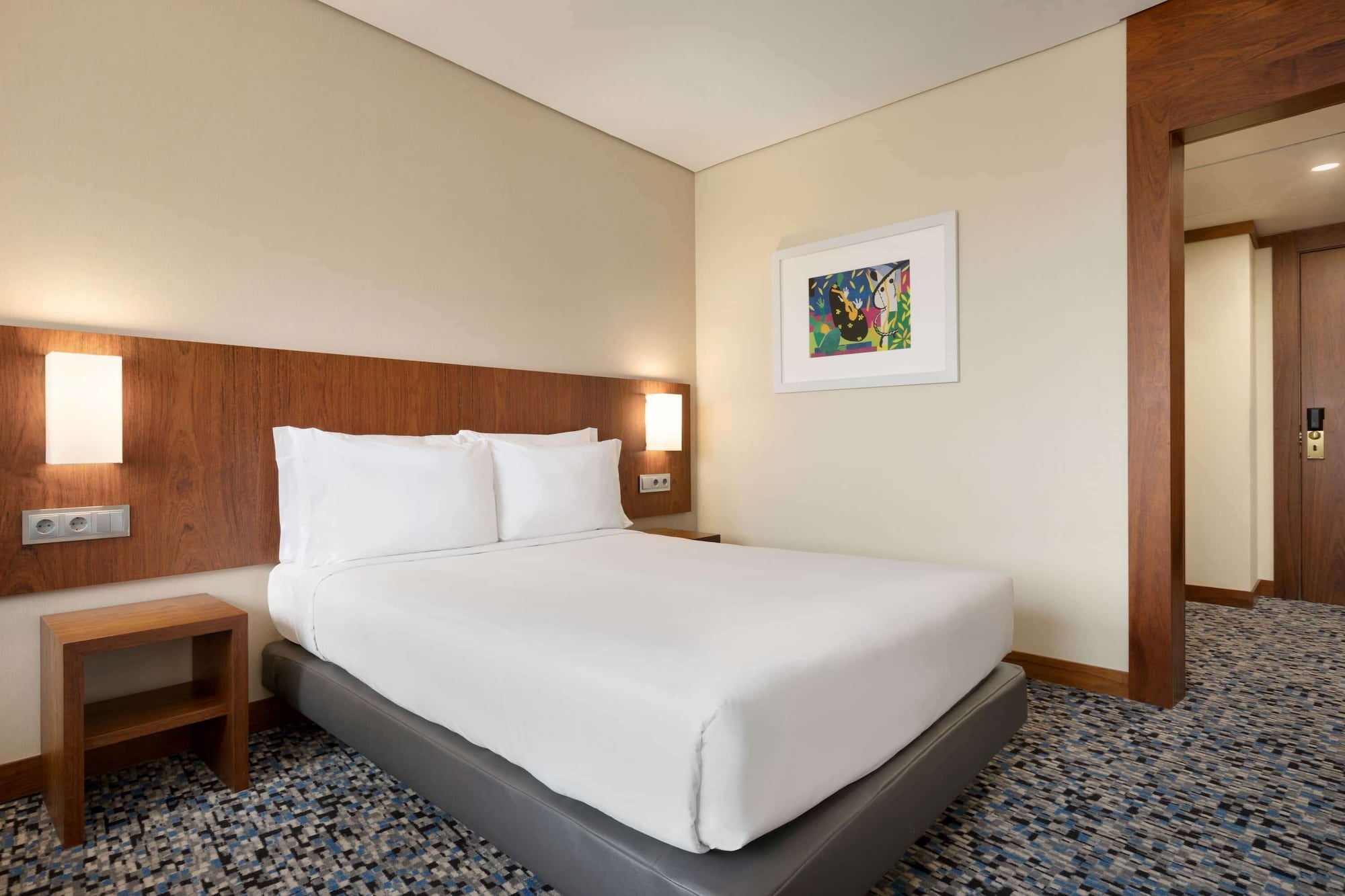 ROOM, QUEEN BED, CITY VIEW, ACCESSIBLE