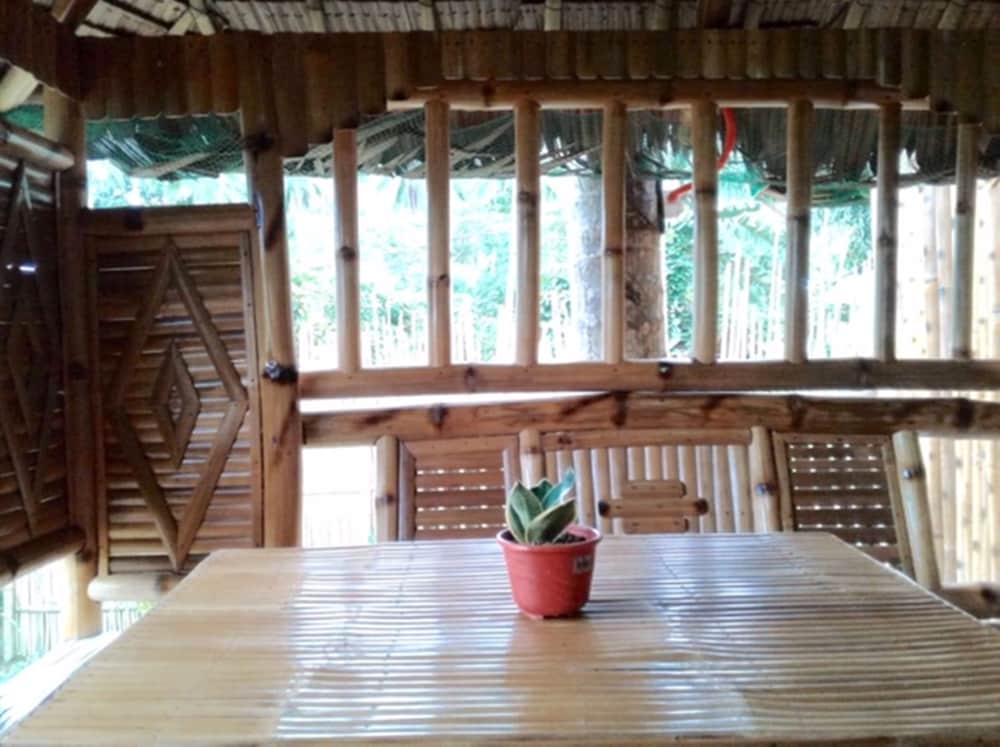 Coco Garden Villas 38/40