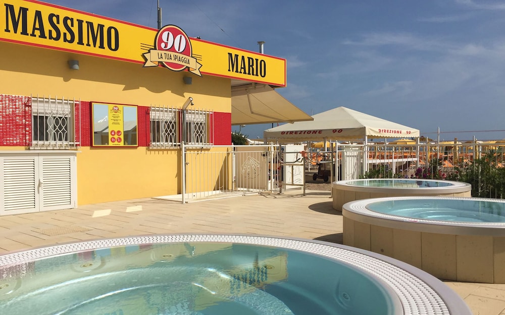 Hotel Mon Cheri 4/73