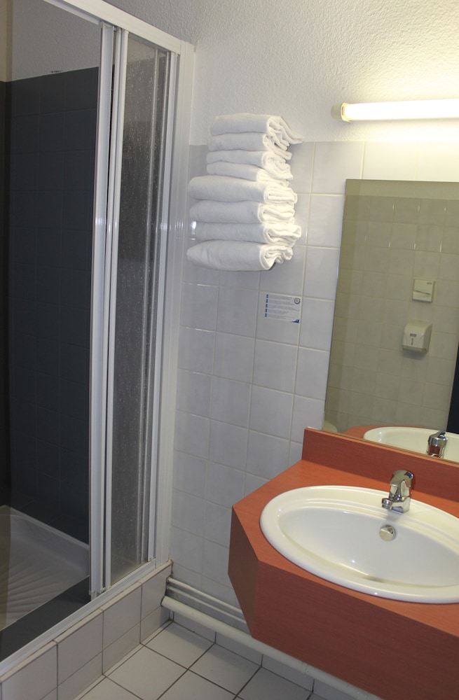 Kyriad Direct Rennes Ouest 70/70