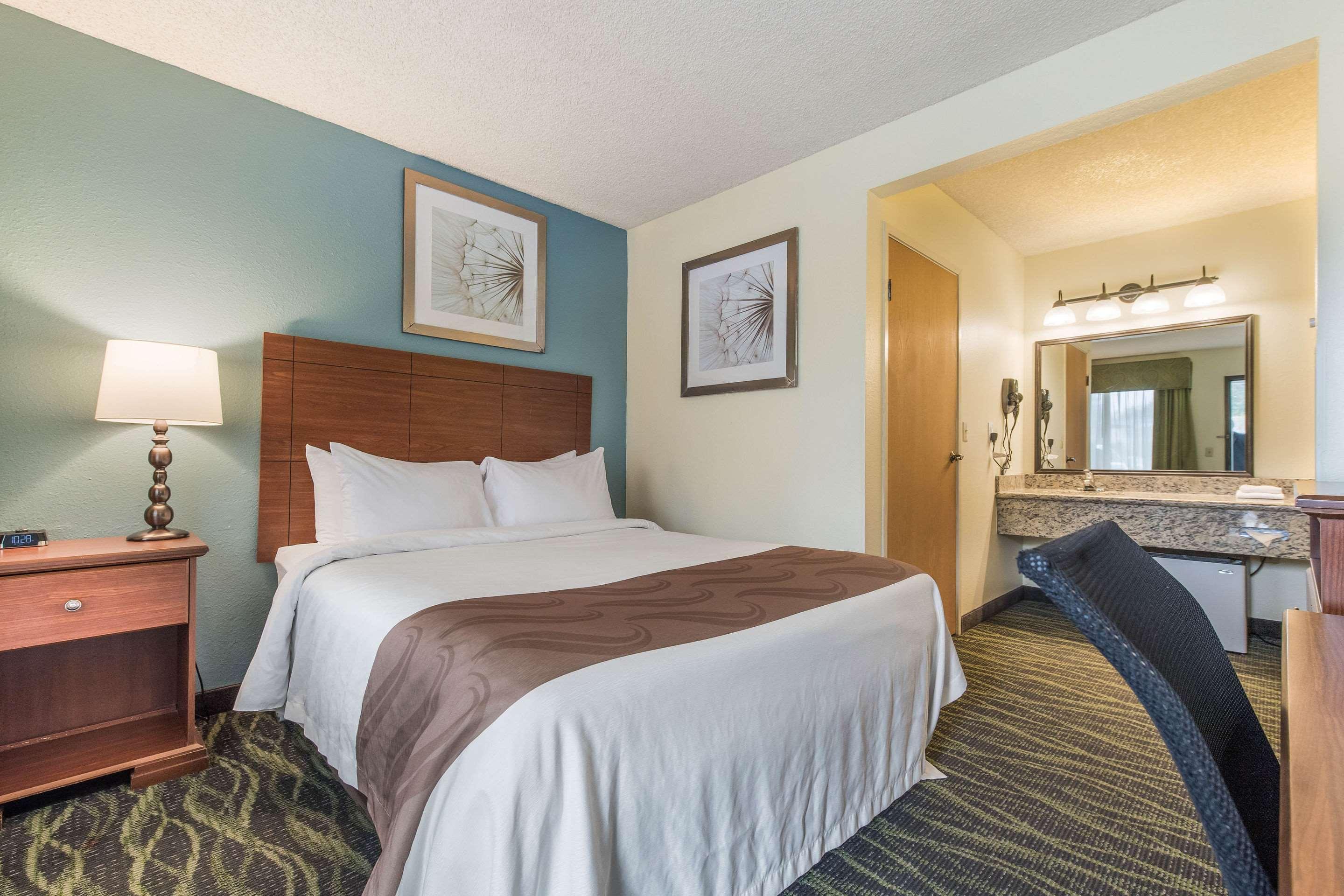 Quality Inn Bellevue 7/24