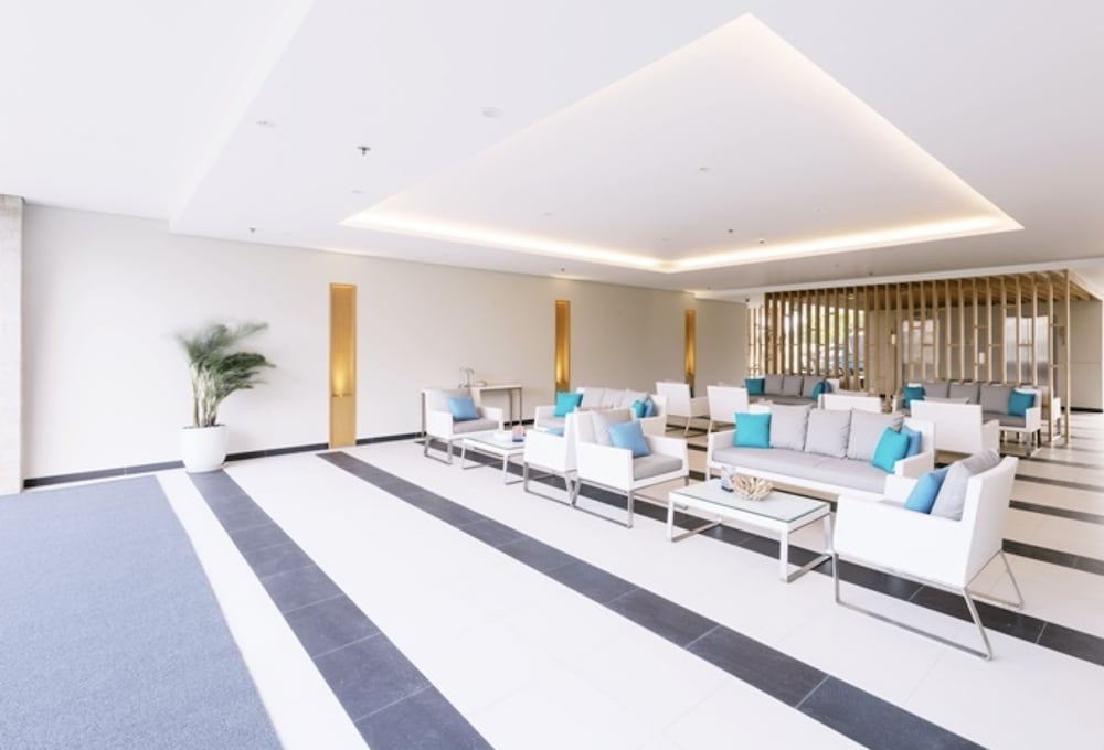 The Ocean Suites 22/50