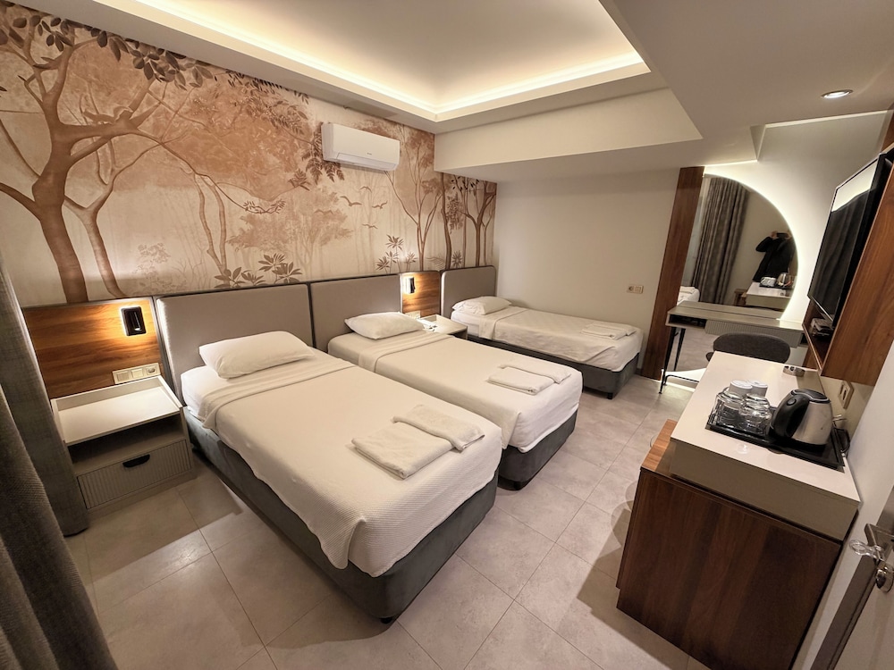 Ida Hotel 26/77