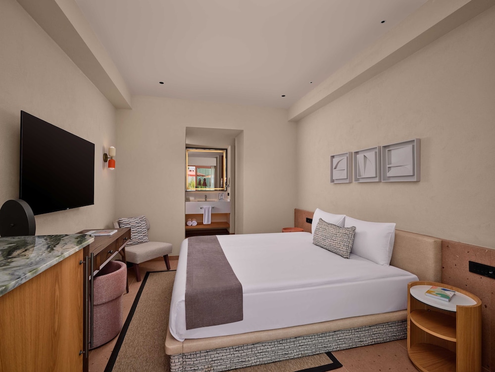 Lagoon, Premium, Suite, 1 Double and 1 Single Bed, Sofa, Direct Pool Access