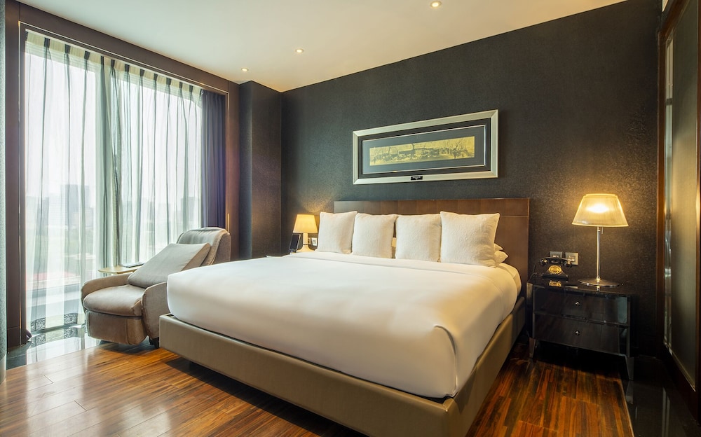 DELUXE, SUITE, TERRACE