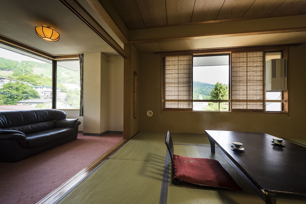 Hotel Hammond Takamiya 35/53