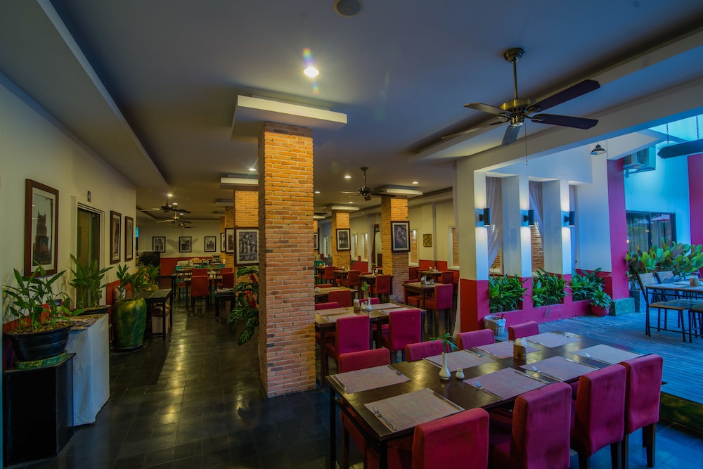 MEKONG ANGKOR PALACE HOTEL 58/70