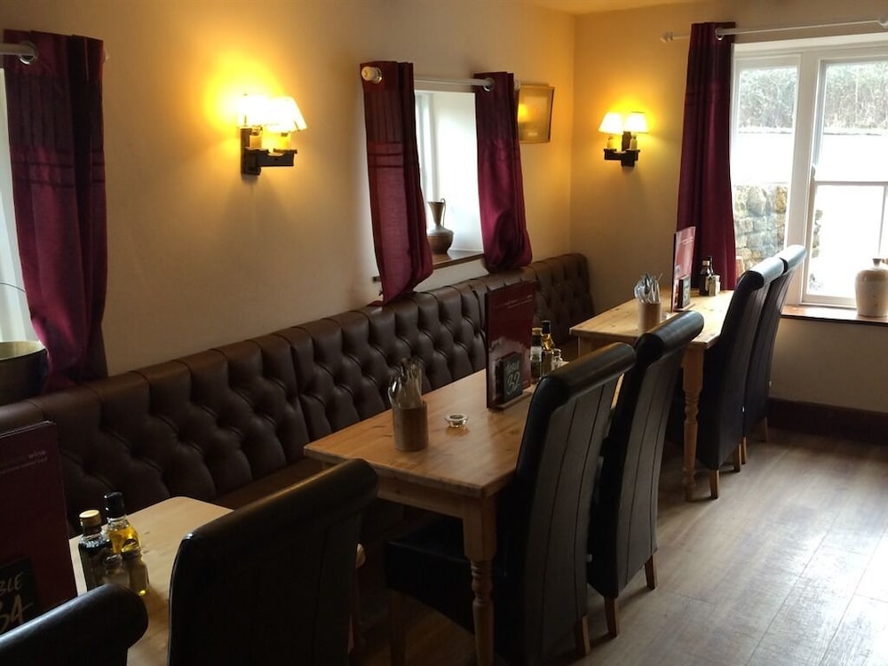 The Hunter's Lodge Inn 12/23