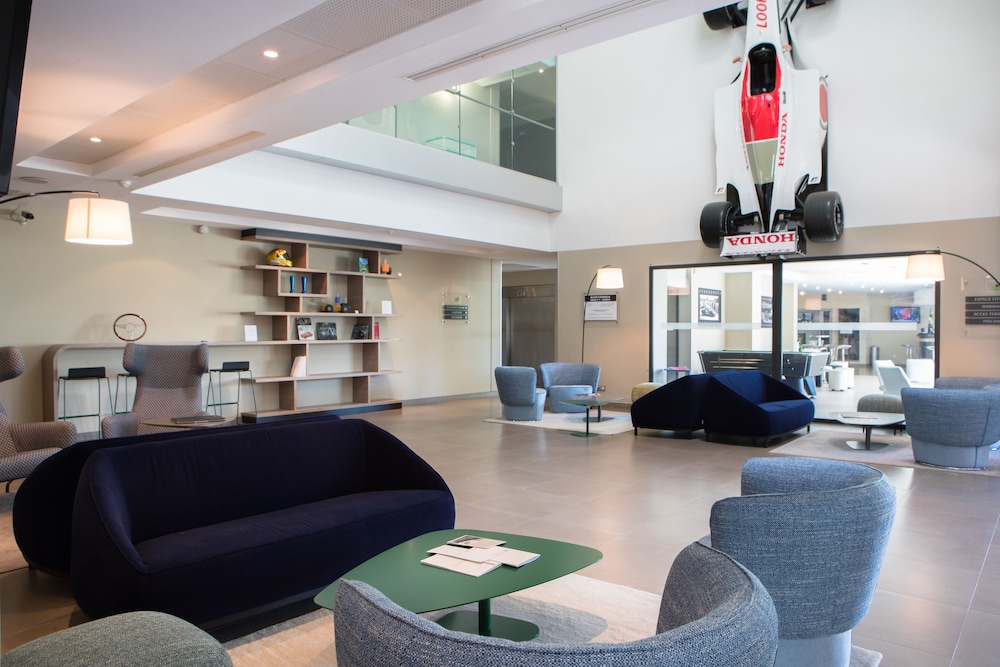 Grand Prix Hotel 36/55