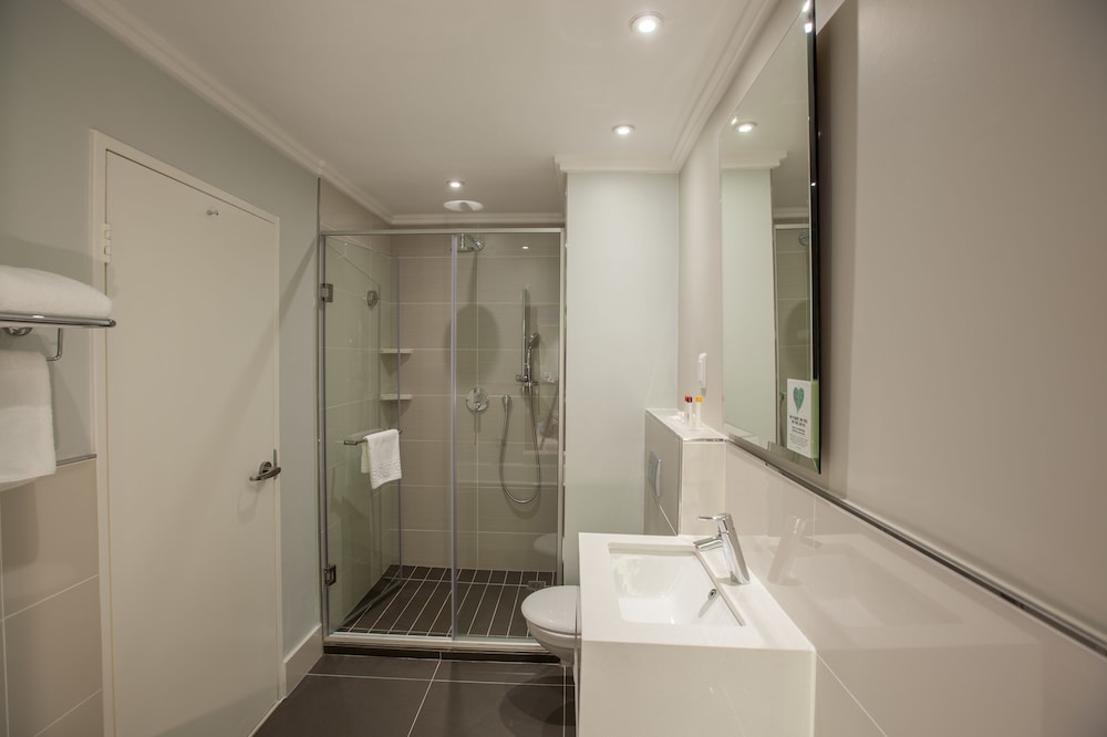 City Lodge Pinelands 11/38